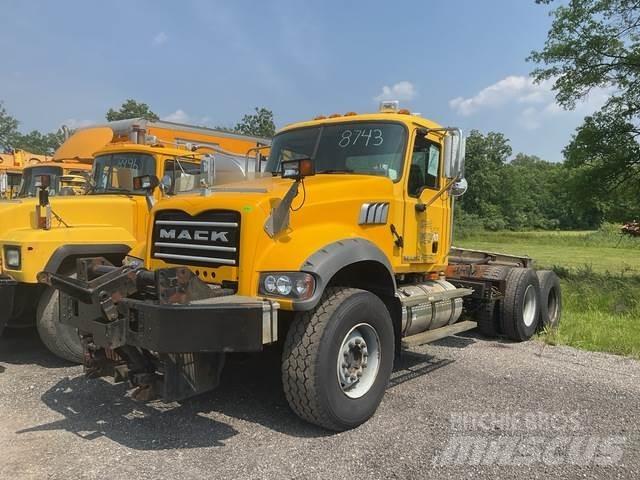 Mack 700 Snow blades and plows