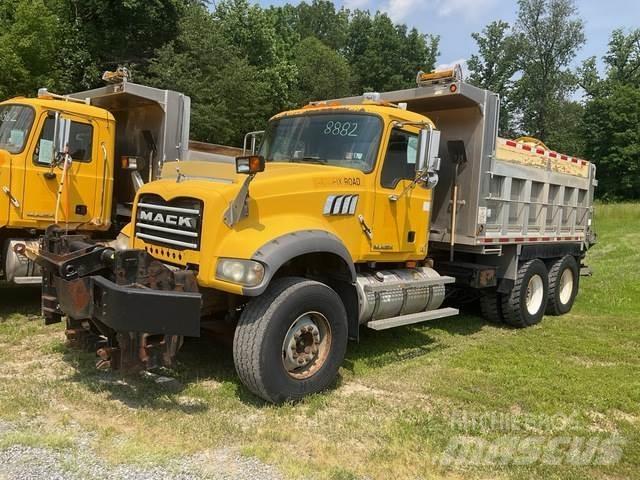 Mack 700 Snow blades and plows