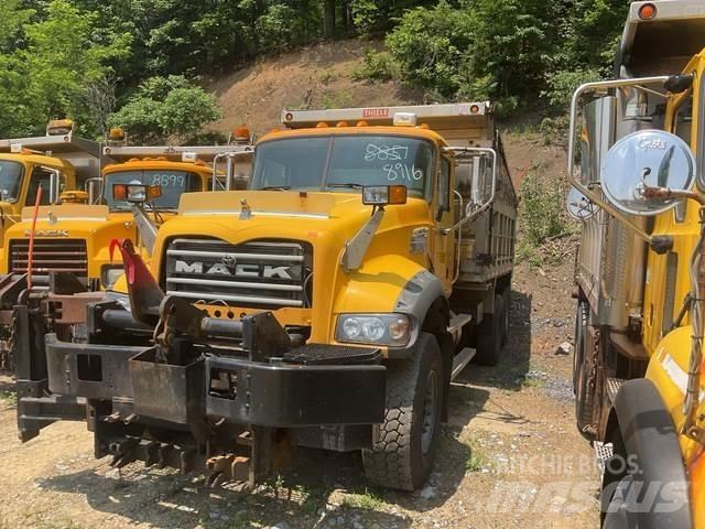 Mack 700 Snow blades and plows