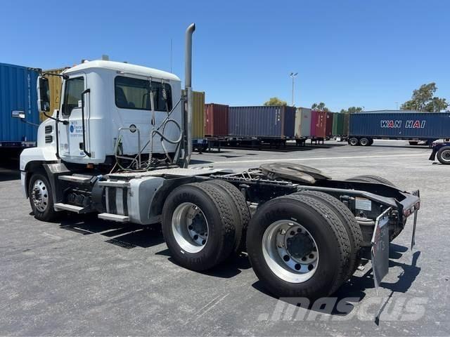 Mack AN64T Tractor Units