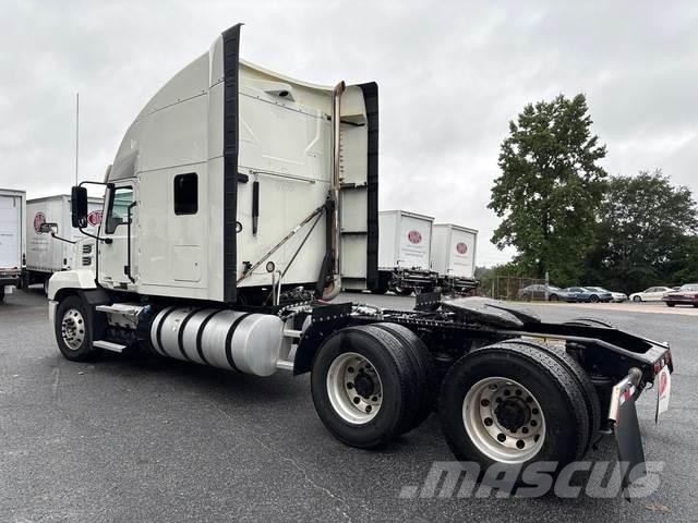 Mack AN64T Tractor Units