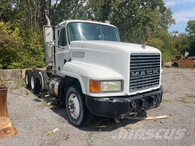 Mack CH613 Tractor Units