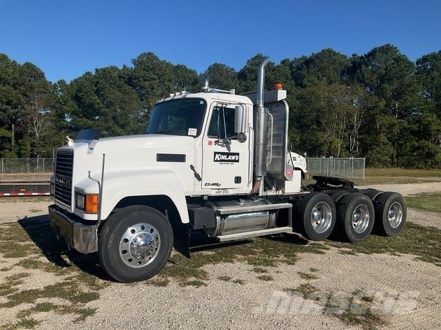 Mack CH613 Tractor Units