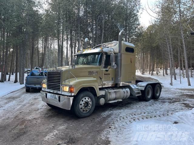 Mack CHN613 Tractor Units