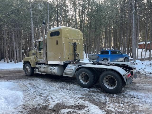 Mack CHN613 Tractor Units