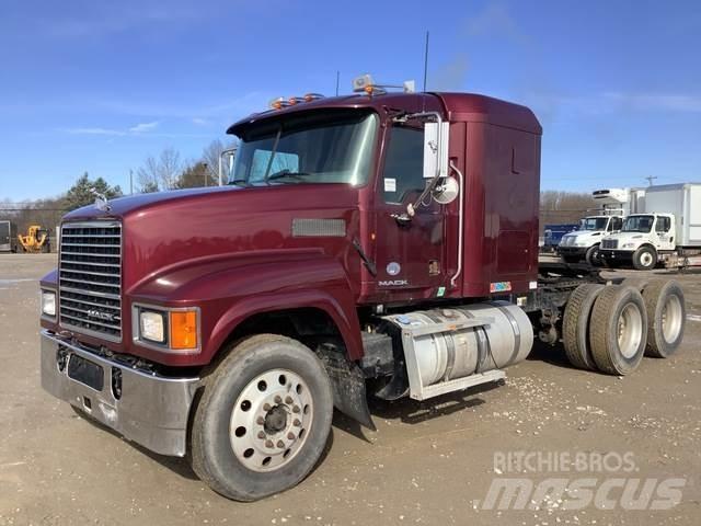 Mack CHU613 Tractor Units