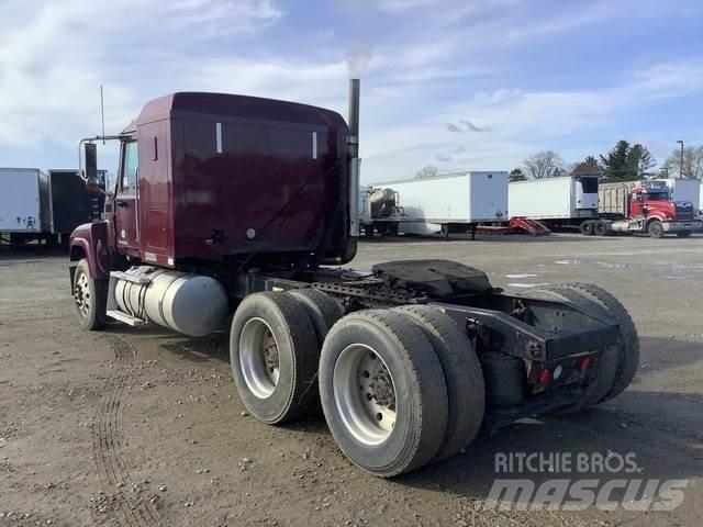 Mack CHU613 Tractor Units