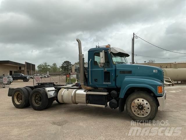 Mack CHU613 Tractor Units