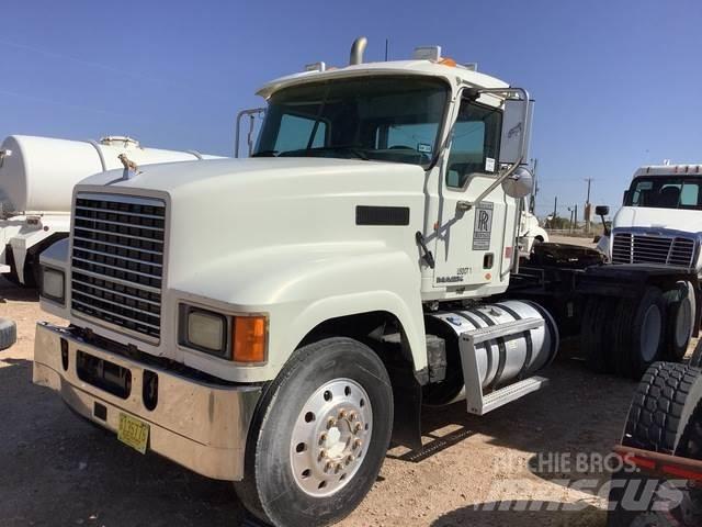 Mack CHU613 Tractor Units