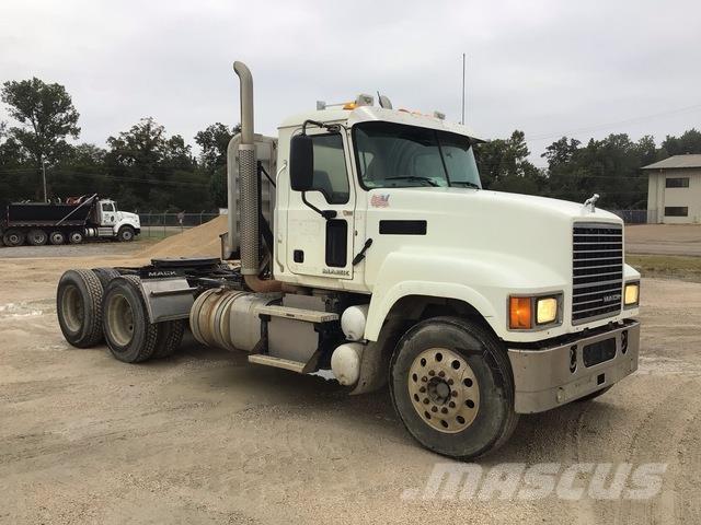 Mack CHU613 Tractor Units