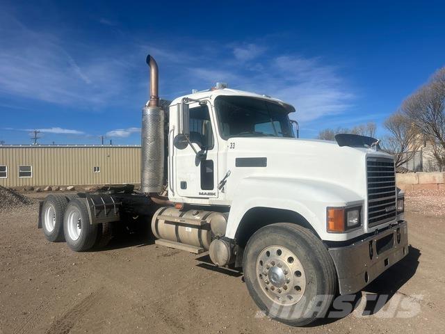 Mack CHU613 Tractor Units