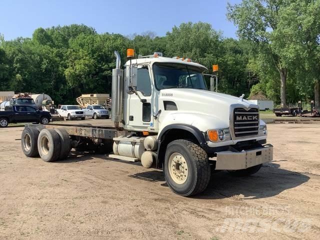 Mack CV713 Cabins and interior