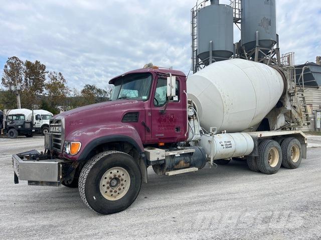 Mack CV713 Other trucks