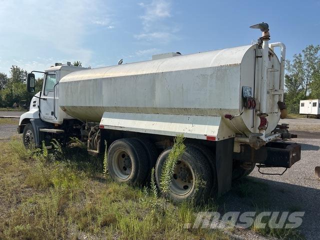 Mack CXN612 Water tankers