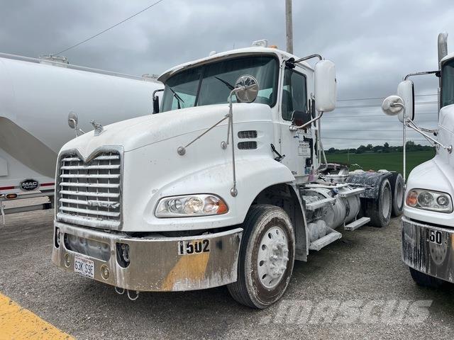Mack CXU 613 Tractor Units