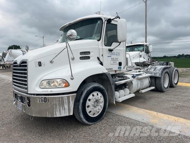Mack CXU 613 Tractor Units