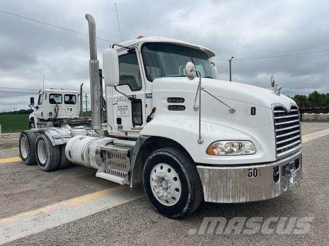 Mack CXU 613 Tractor Units