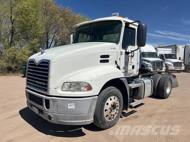 Mack CXU612 Tractor Units