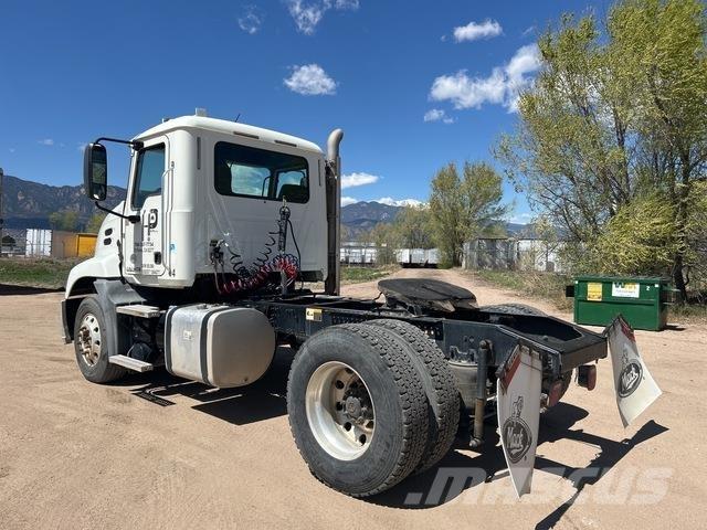 Mack CXU612 Tractor Units