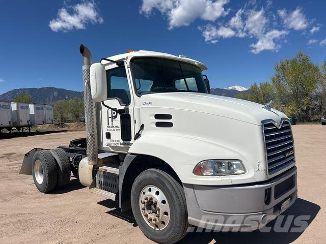 Mack CXU612 Tractor Units