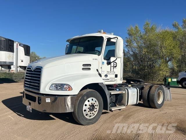 Mack CXU612 Tractor Units