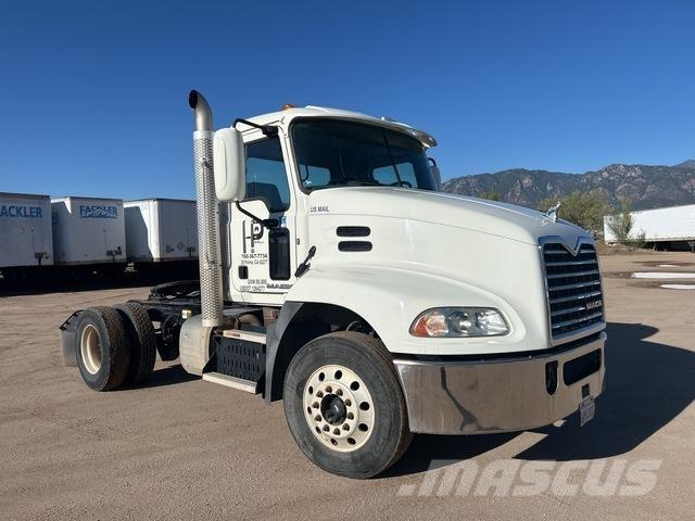 Mack CXU612 Tractor Units