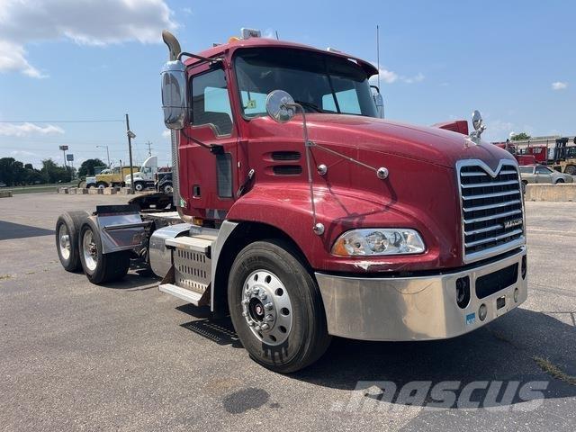 Mack CXU612 Tractor Units
