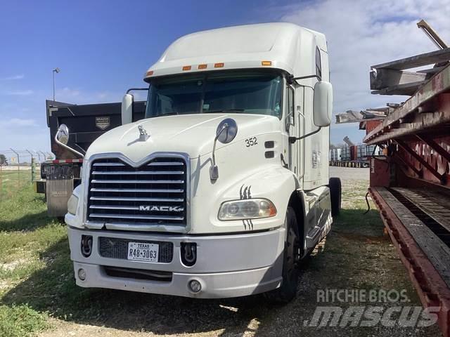 Mack CXU613 Tractor Units