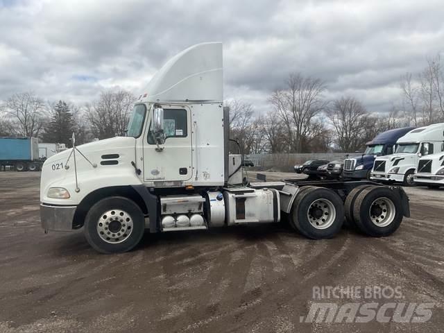 Mack CXU613 Tractor Units