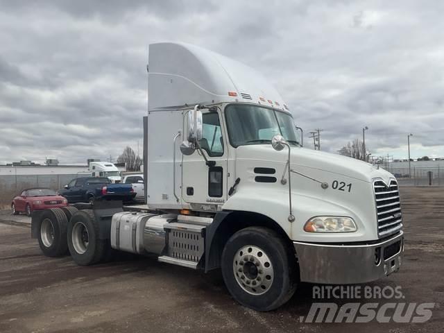 Mack CXU613 Tractor Units
