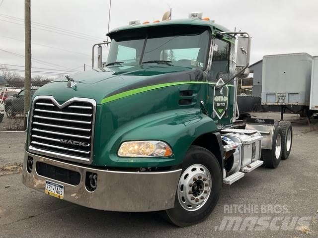 Mack CXU613 Tractor Units