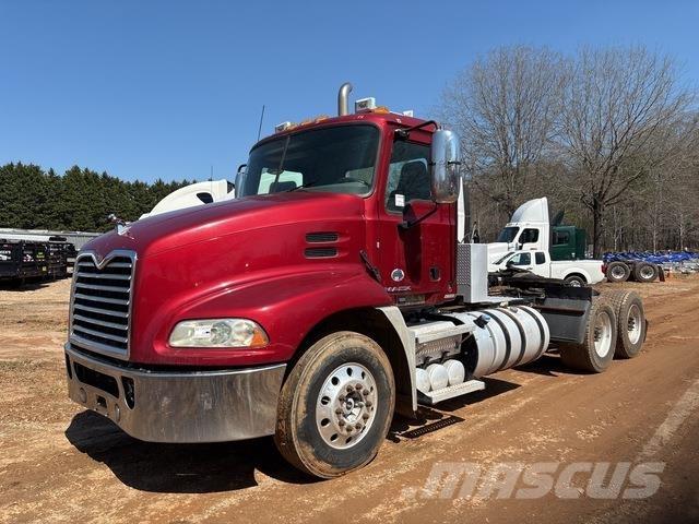 Mack CXU613 Tractor Units