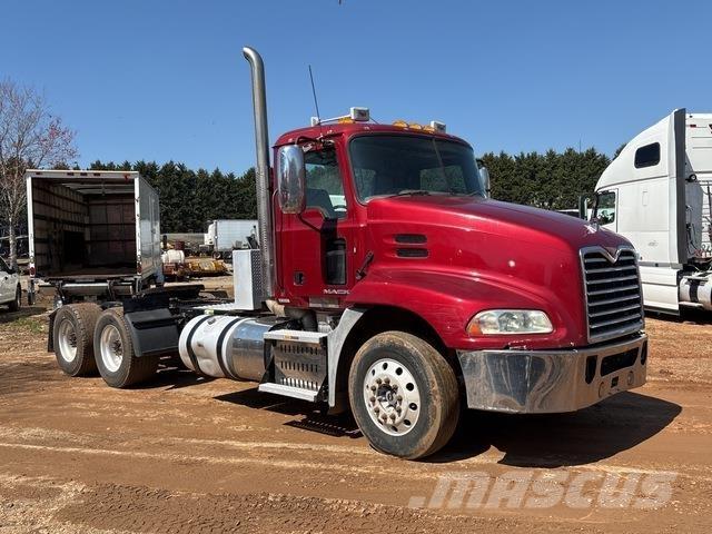 Mack CXU613 Tractor Units