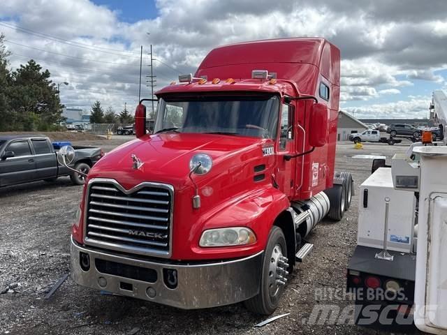 Mack CXU613 Tractor Units