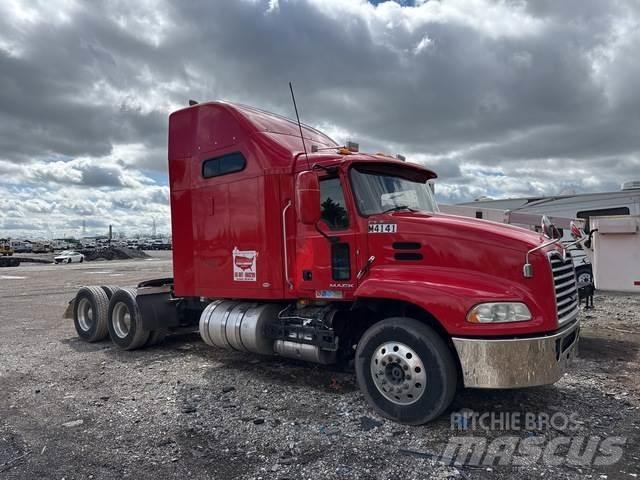 Mack CXU613 Tractor Units