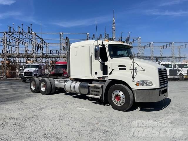 Mack CXU613 Tractor Units