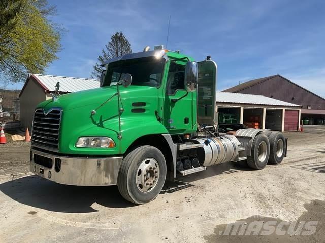 Mack CXU613 Tractor Units