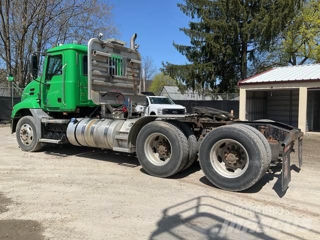 Mack CXU613 Tractor Units