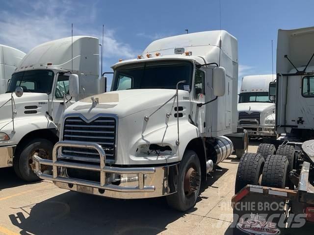Mack CXU613 Tractor Units