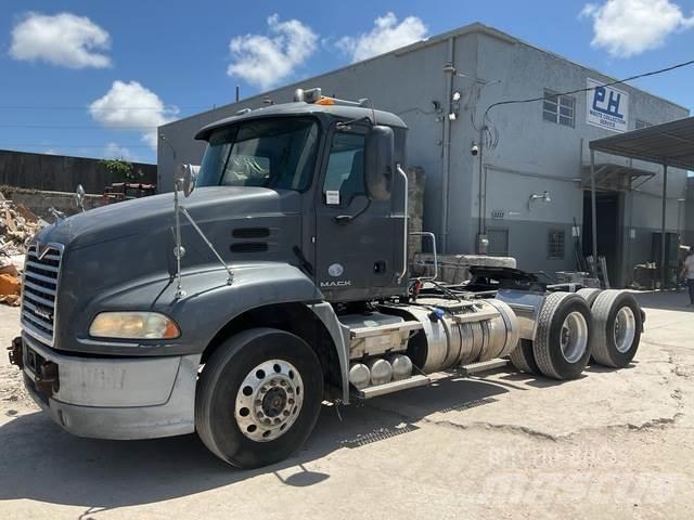 Mack CXU613 Tractor Units