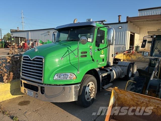 Mack CXU613 Tractor Units