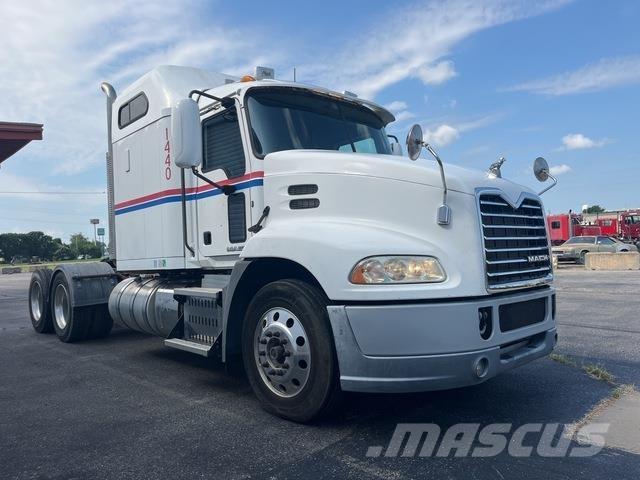 Mack CXU613 Tractor Units