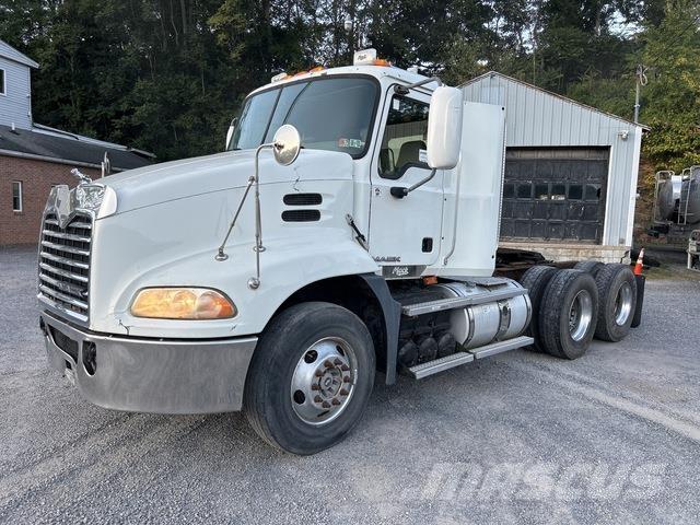 Mack CXU613 Tractor Units