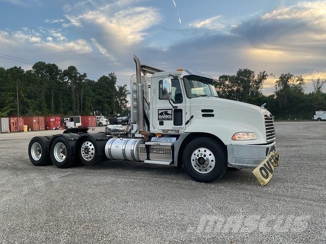 Mack CXU613 Tractor Units