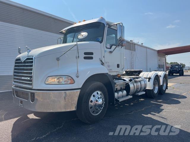 Mack CXU613 Tractor Units