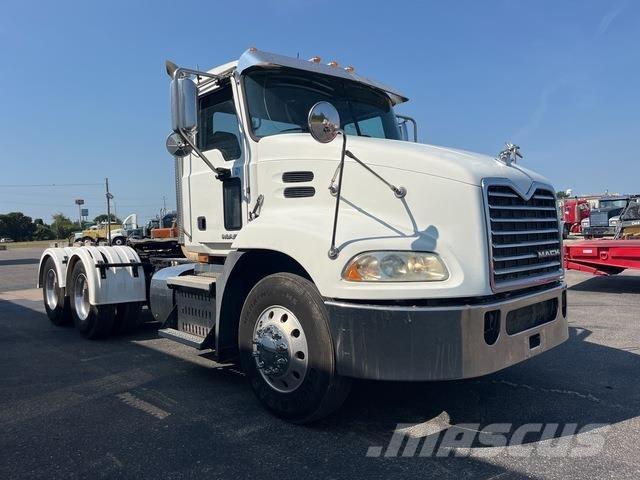 Mack CXU613 Tractor Units