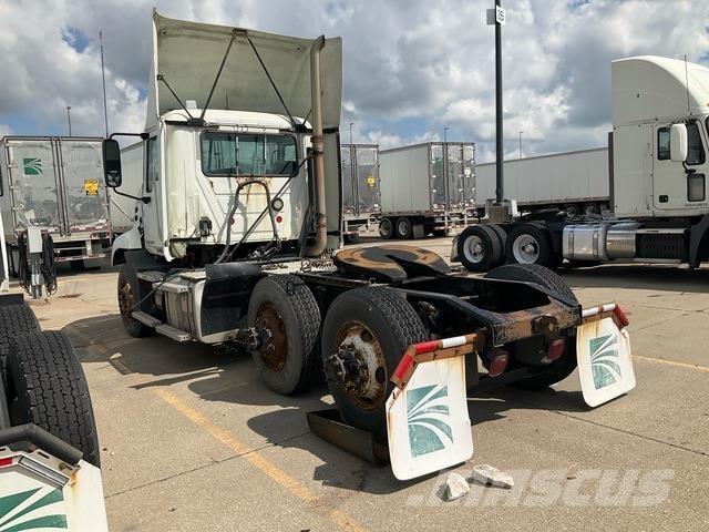 Mack CXU613 Tractor Units