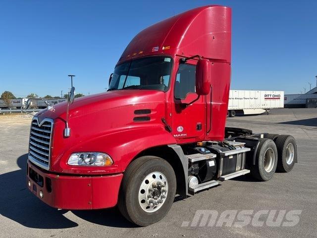 Mack CXU613 Tractor Units