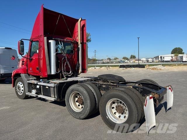 Mack CXU613 Tractor Units