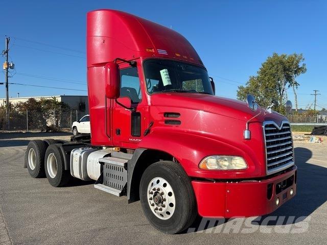 Mack CXU613 Tractor Units